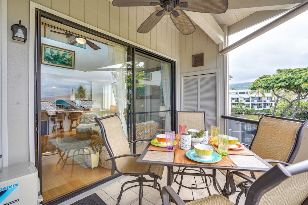 Downtown Kailua-kona Condo w/ Pool & Views