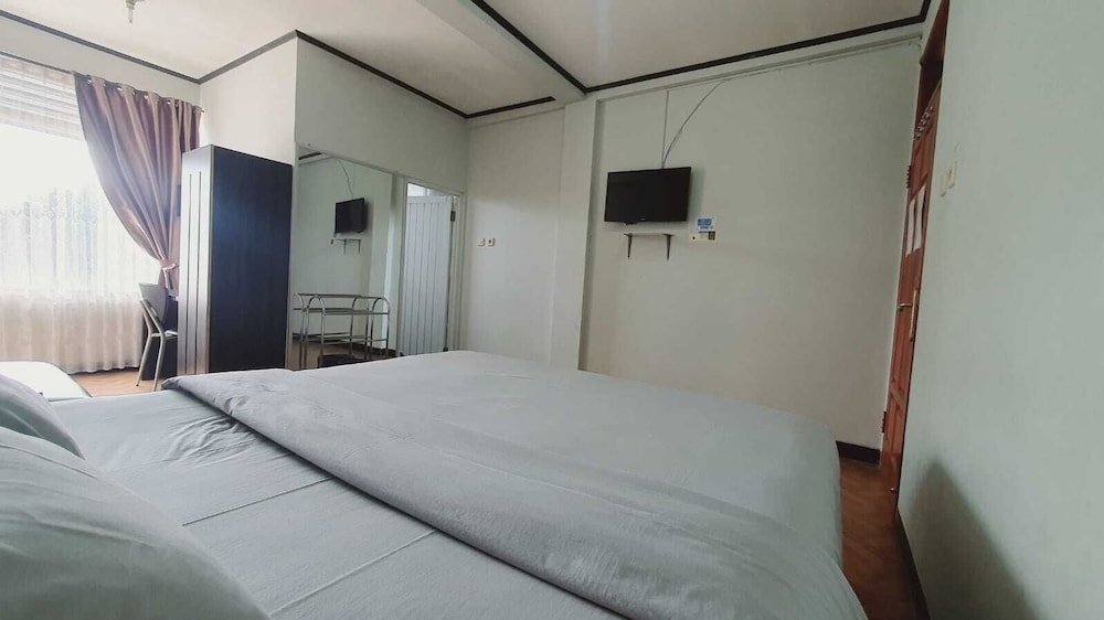 Aries Biru Hotel & Villa