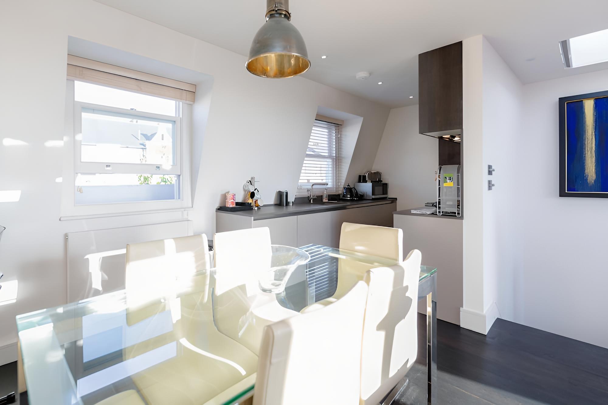 Olympia 2 Bed Duplex by BaseToGo