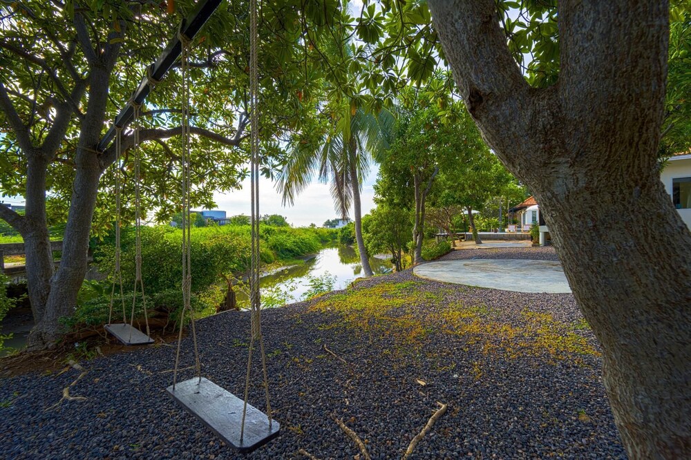 Fantastic 7 Bungalow Private Resort BR7