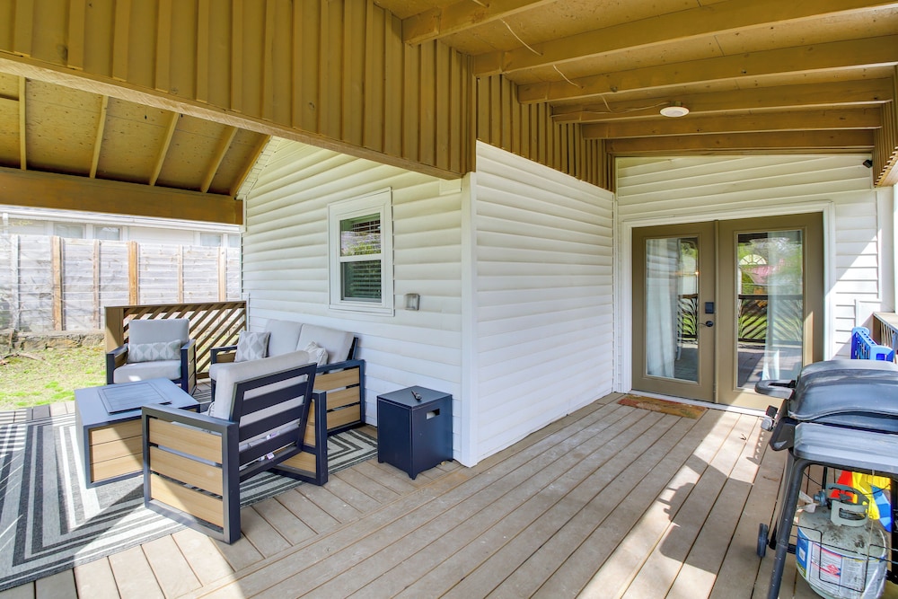 Walk to Casino: Home w/ Deck in Hot Springs!
