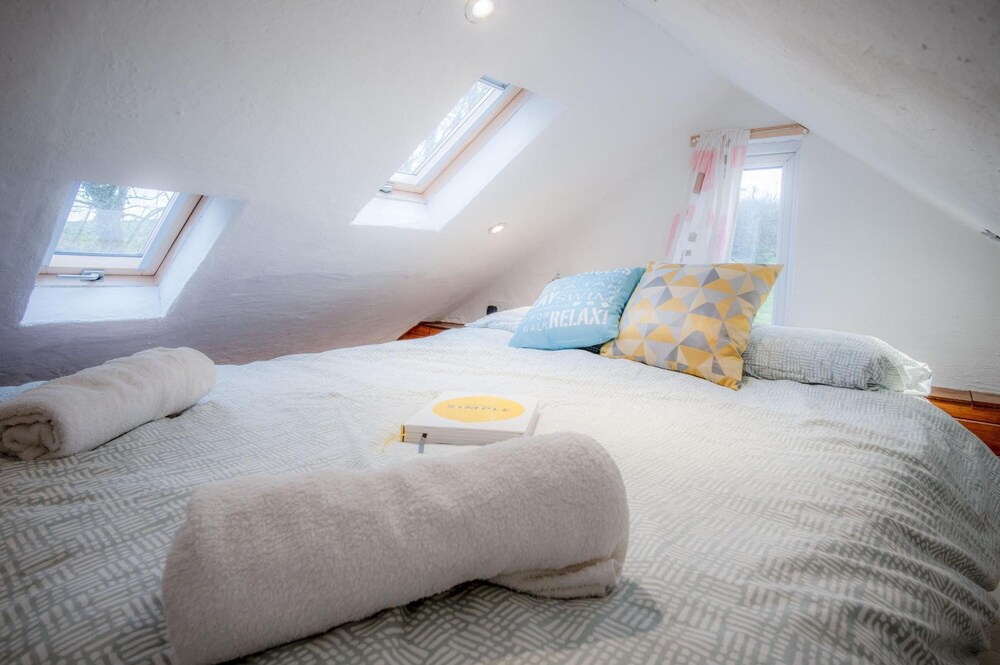 The Anchor Light - 1 Bed - Freshwest Beach Retreat view 4