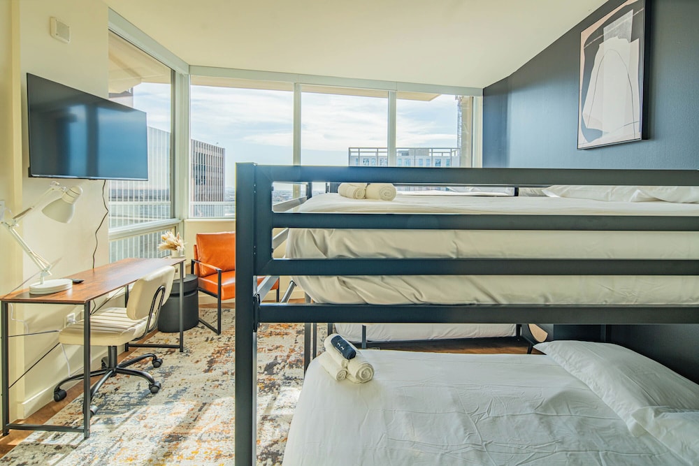 ROVE LIVING/KL - 44 Monroe