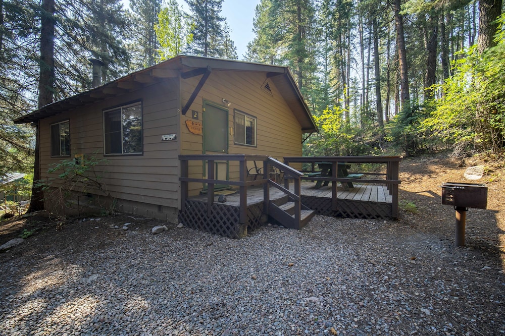 Bear Paw Lodge