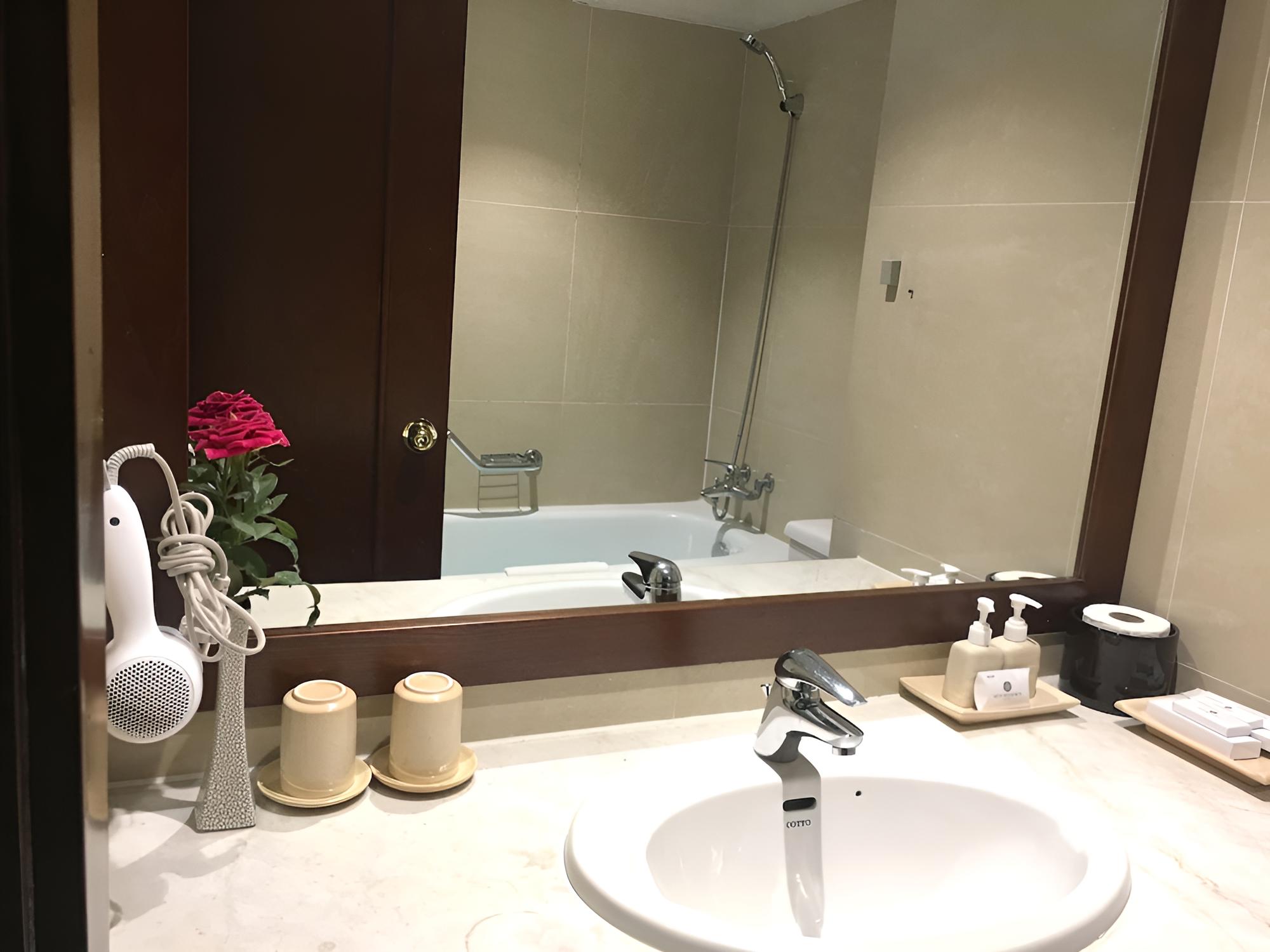 Mon Regency Hotel