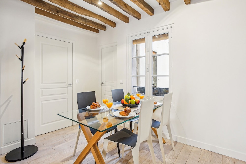 Spacious 1BR in the Heart of Paris