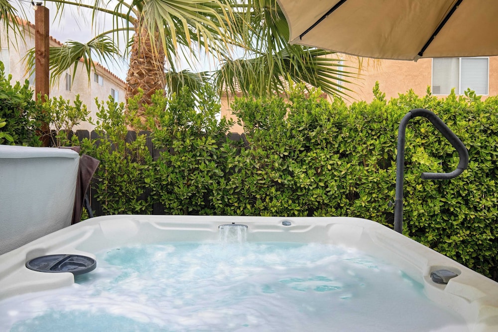 Desert Scarif Private Pool, Hot Tub, Putting Green, Near Coachella Festivals
