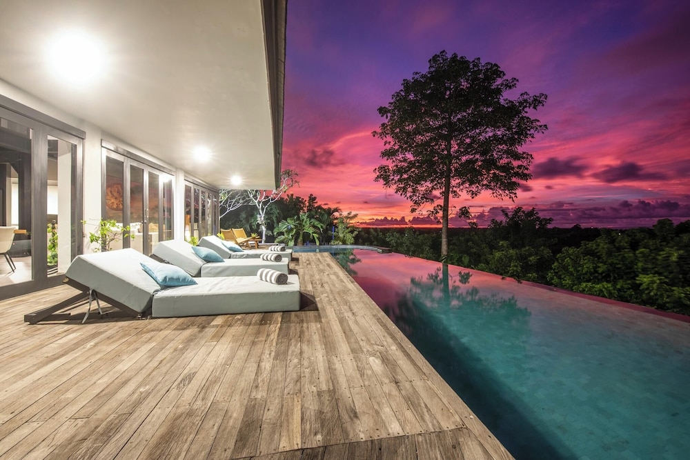 Stunning 6BR Villa 5 Mins to Bingin