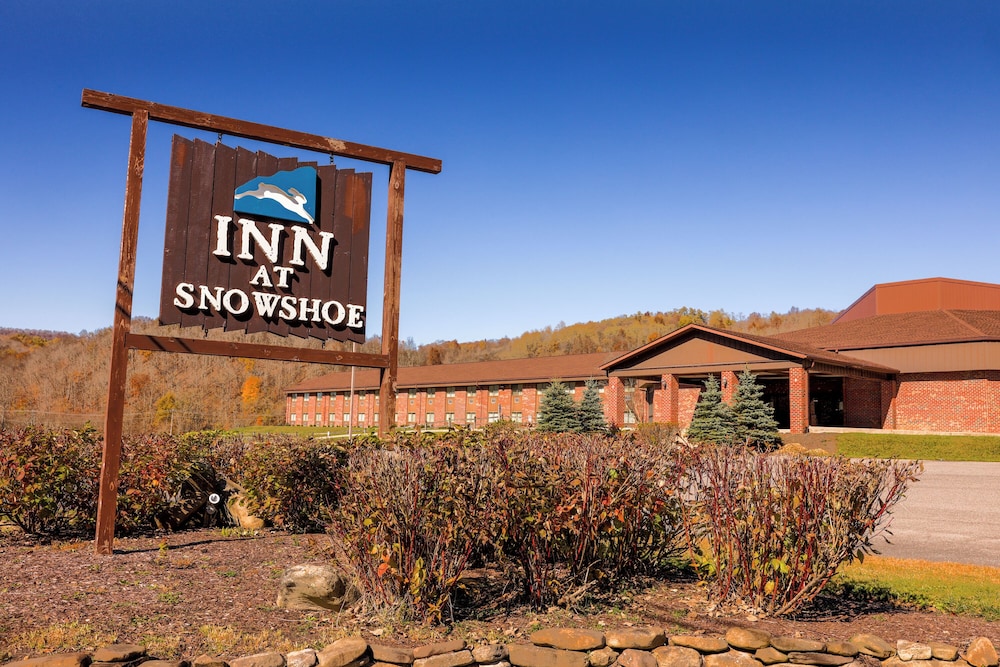 Hotel The Inn at Snowshoe - Image 1