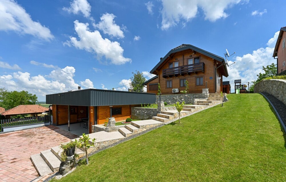 Dream Villa Sleeps 8 With Sauna