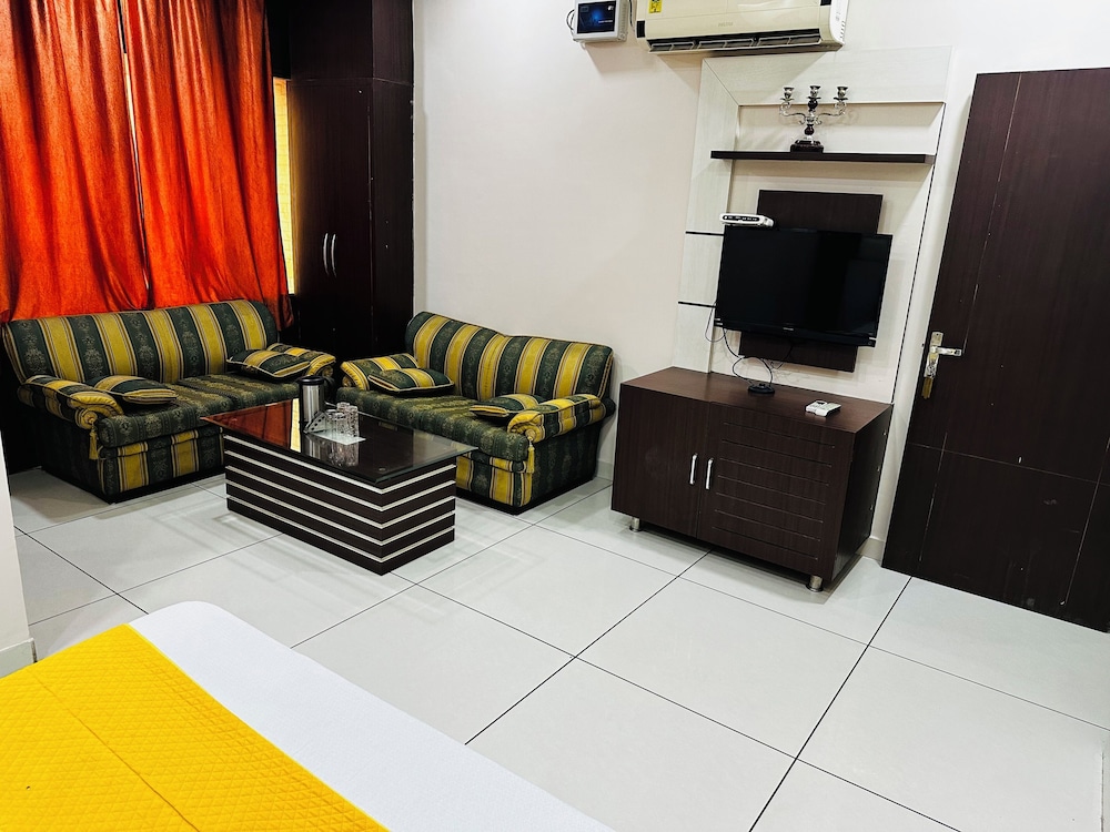 Sunshine Hotel