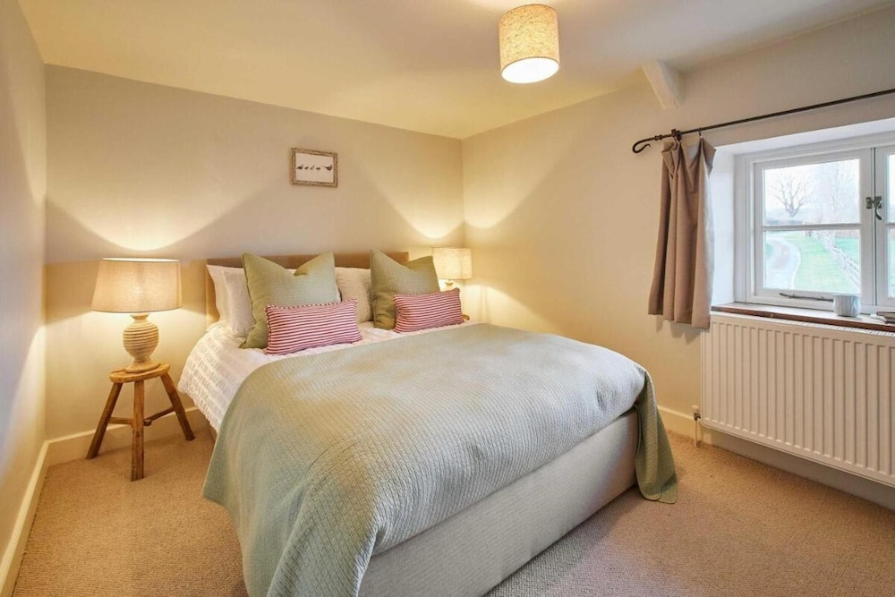 Host Stay Coed Barn