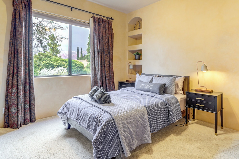 1/2 Mi to Airport Mesa! Hot Tub Haven w/ Mtn Views