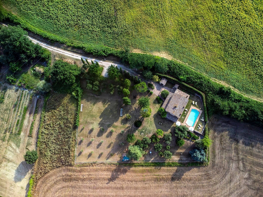 La Girolima 6 2 by Marche Holiday Villas