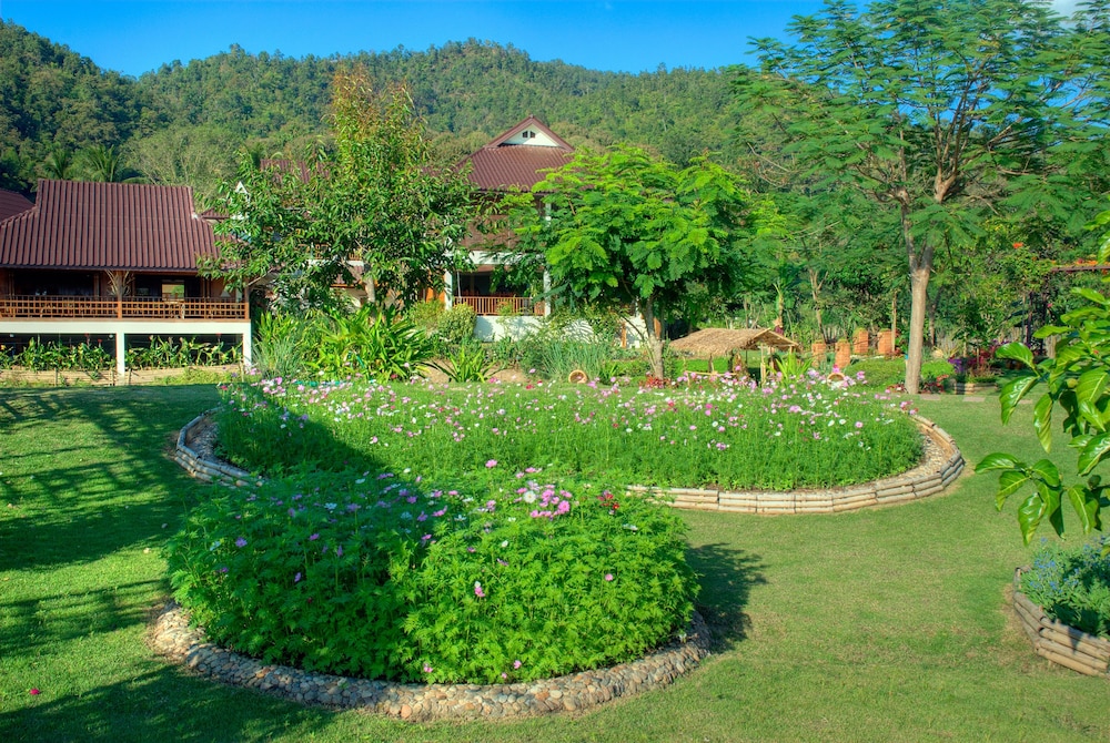 Maekok River Village Resort