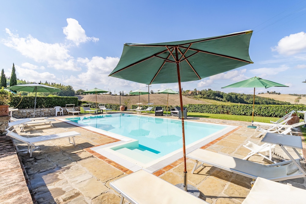 Maramaldo Gallonero Shared Pool Chianti