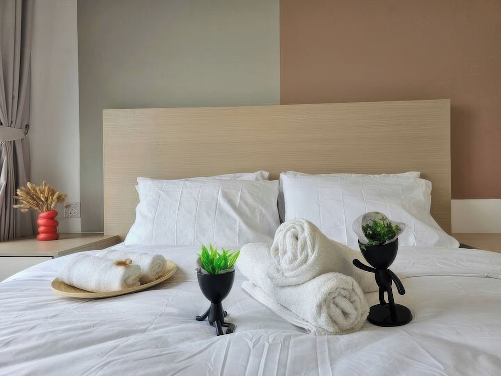 Trefoil @ Setia City Condotel