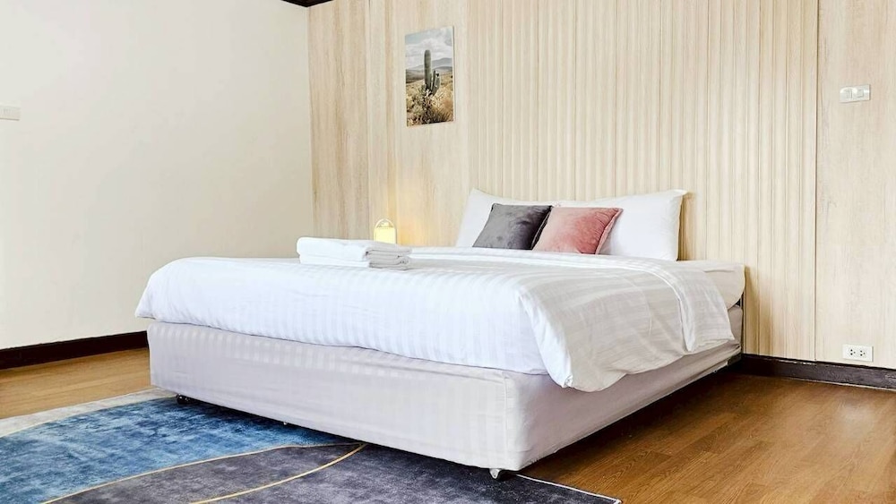 Greta Villa Nakluea 18