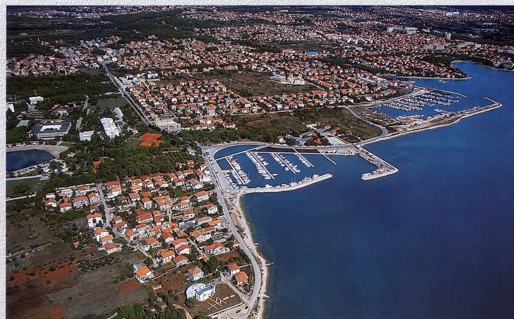 Comfortable Apartment, Zadar Borik, up To 5 Persons