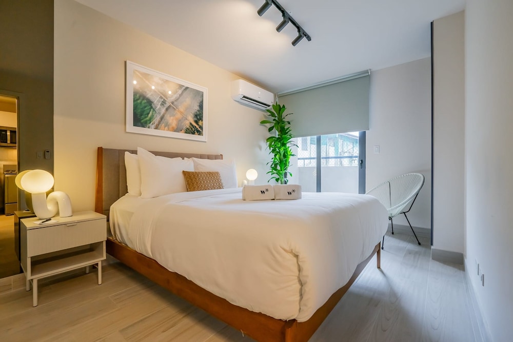 w Majestic 1BR w Fantastic Deco in Casco View
