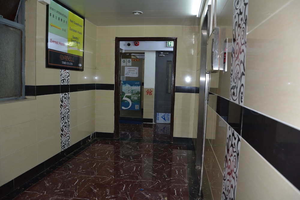 Everest Hostel