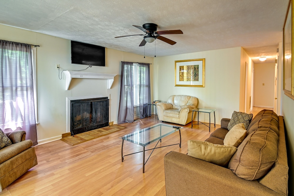 Fayetteville Vacations - Fayetteville Vacation Rental w/ Yard! - Property Image 10