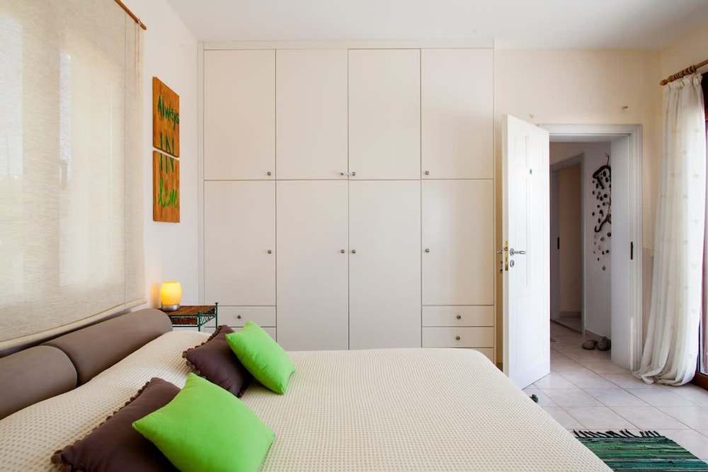 Artemis Spacious Luxury Villa With XL Private Pool