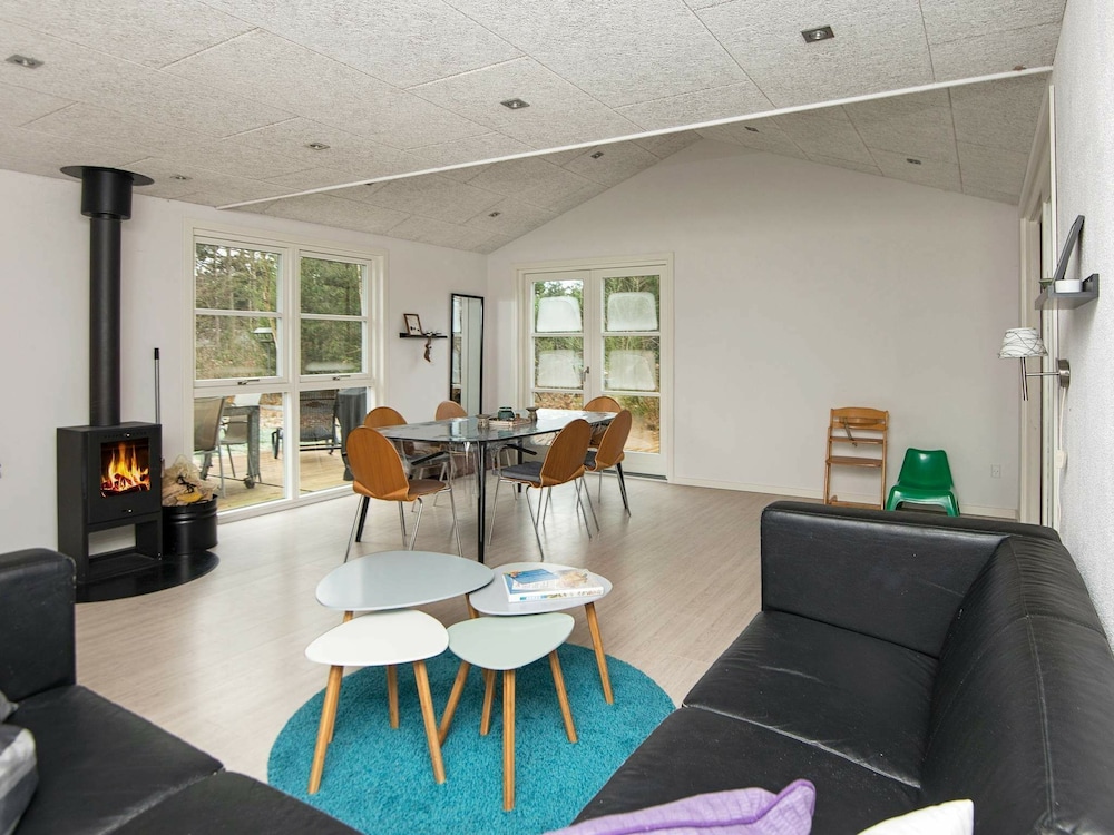 Luxurious Holiday Home in Henne With Fireplace in the Garden view 2