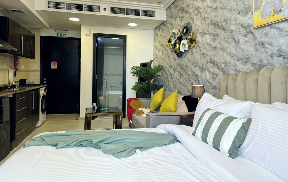 Cosmos Living Charming Studio With Balco