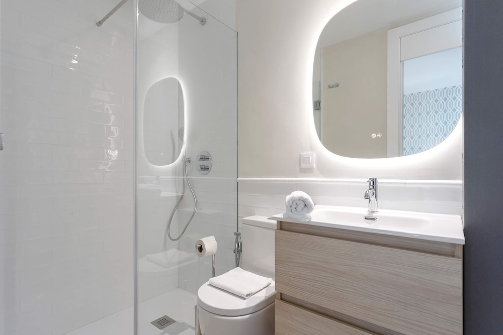 Exclusive 2-bedroom Near the Cathedral. San Matías I