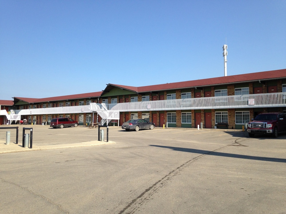 Grande Prairie Vacations - Silver Crest Lodge - Property Image 6
