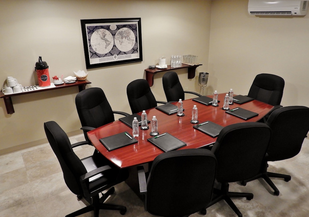 Reynosa Vacations - Holiday Inn Reynosa Zona Dorada, an IHG Hotel - Property Image 8