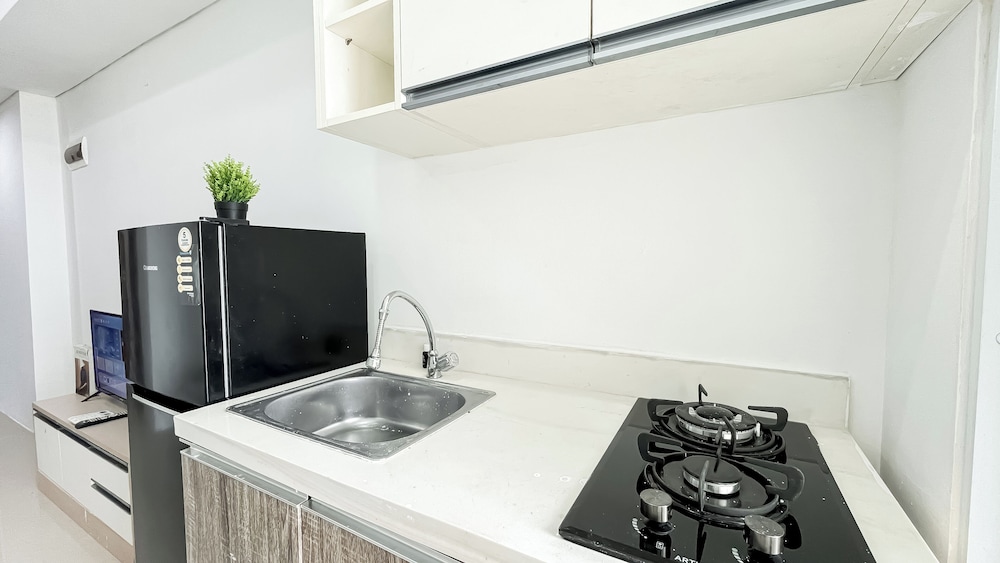 Simply Look 1Br At Vittoria Residence Apartment