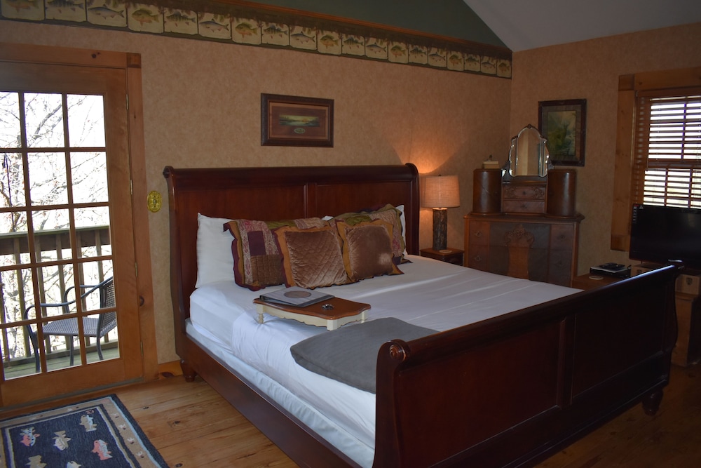 Bear Creek Lodge Cabin Resort
