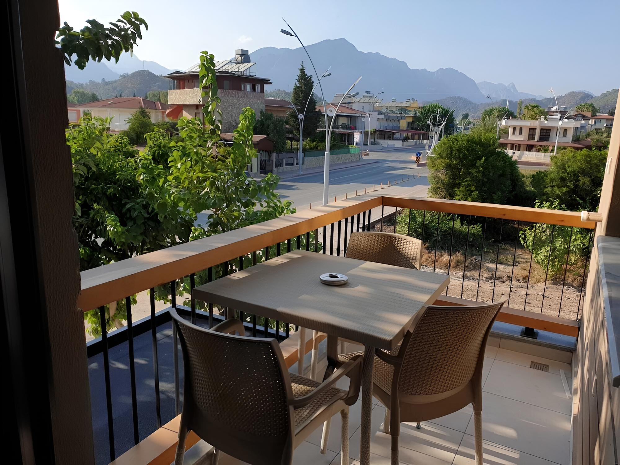 OSCAR SUITES view 3