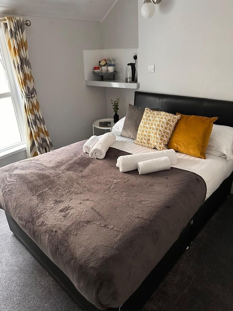 gwesTY Guest House