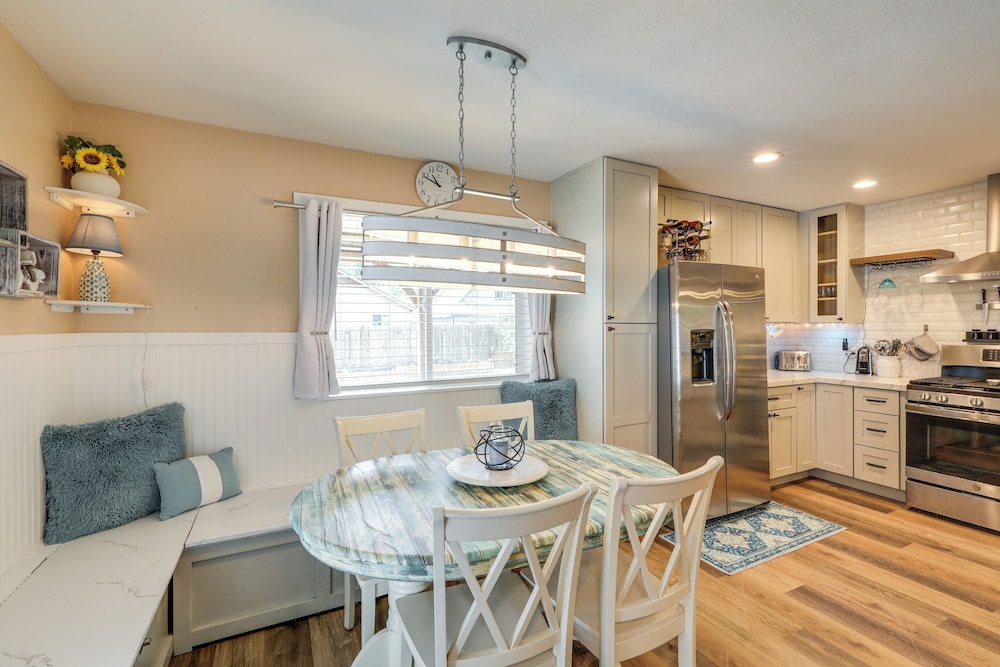Half-mi to Trails: Pet-friendly Home in Flagstaff!