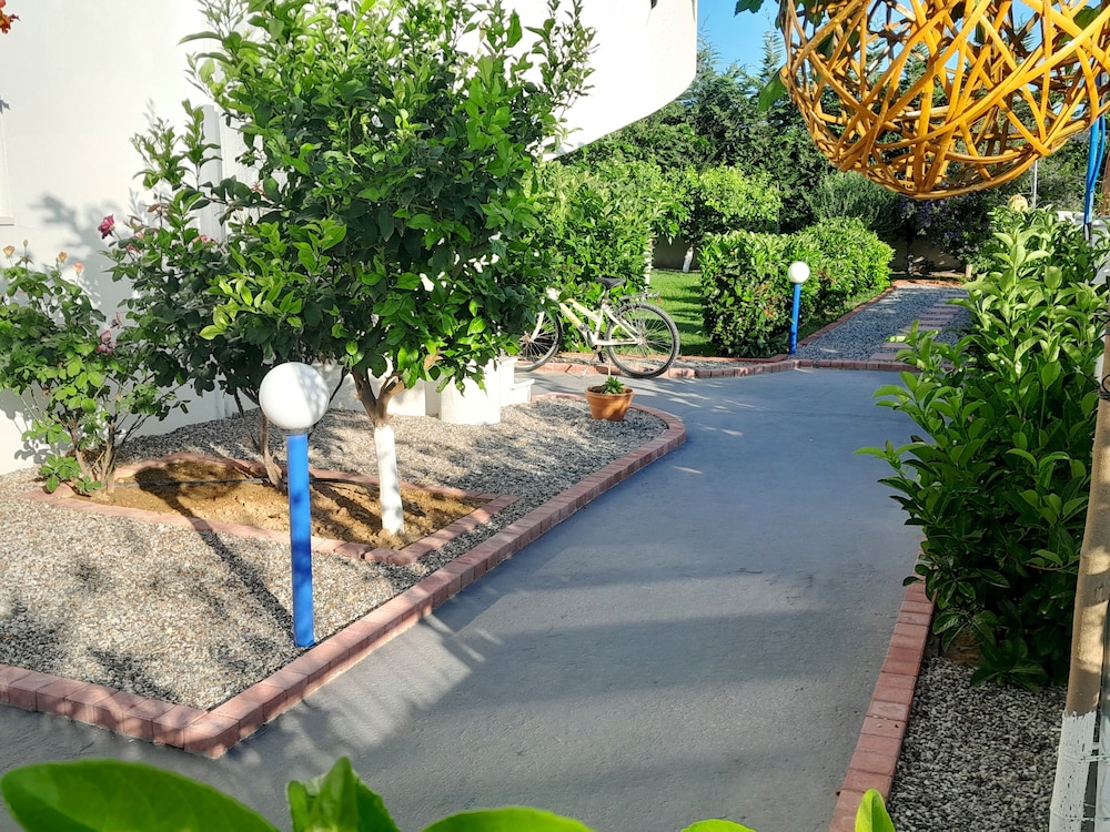 Villa Maroula