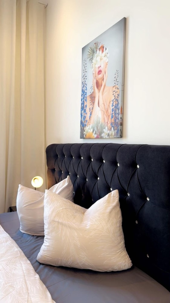 Cozy 3BR Apt Near Kaufpark Alterlaa