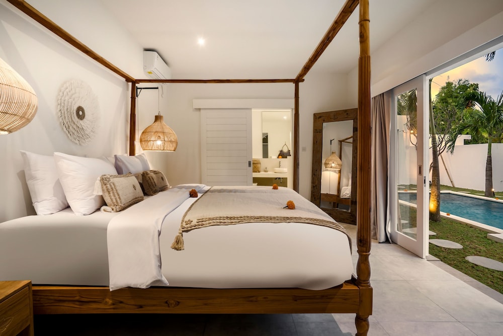 Villa Cyma by Alfred in Bali - New Peaceful 5 BR Villa in the Heart of Seminyak
