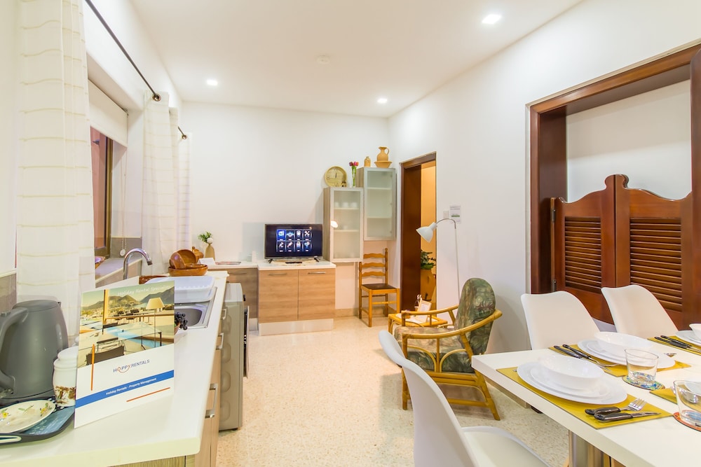 Sunny Maltese Townhouse Madonnina Kalkara