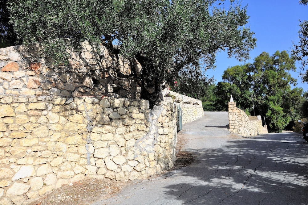 Photo 27