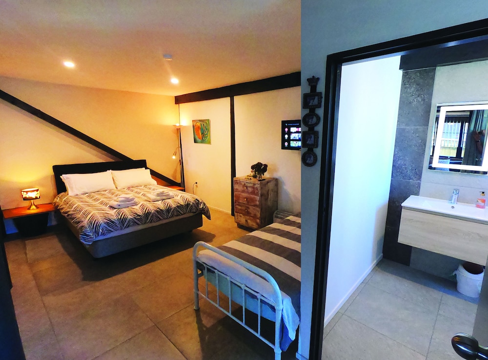 Carters Beach Holiday Studios view 5