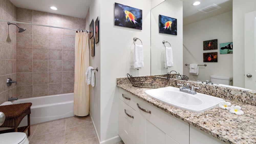 Updated Townhome Ocean View Private BBQ & Lanai - Vrkcv