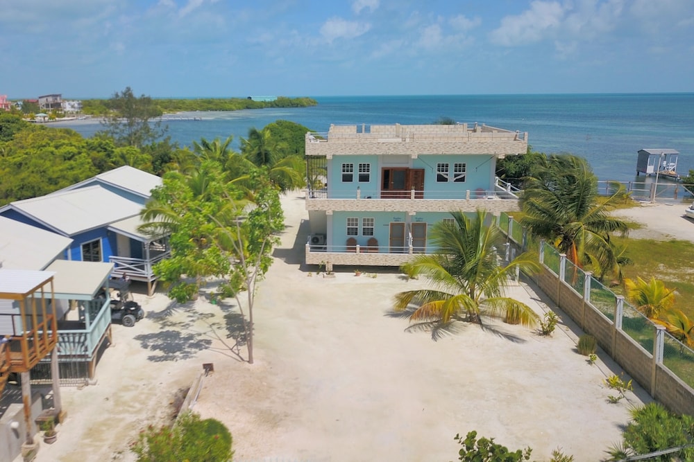 Hotel Blue Bay Cottage - Image 1