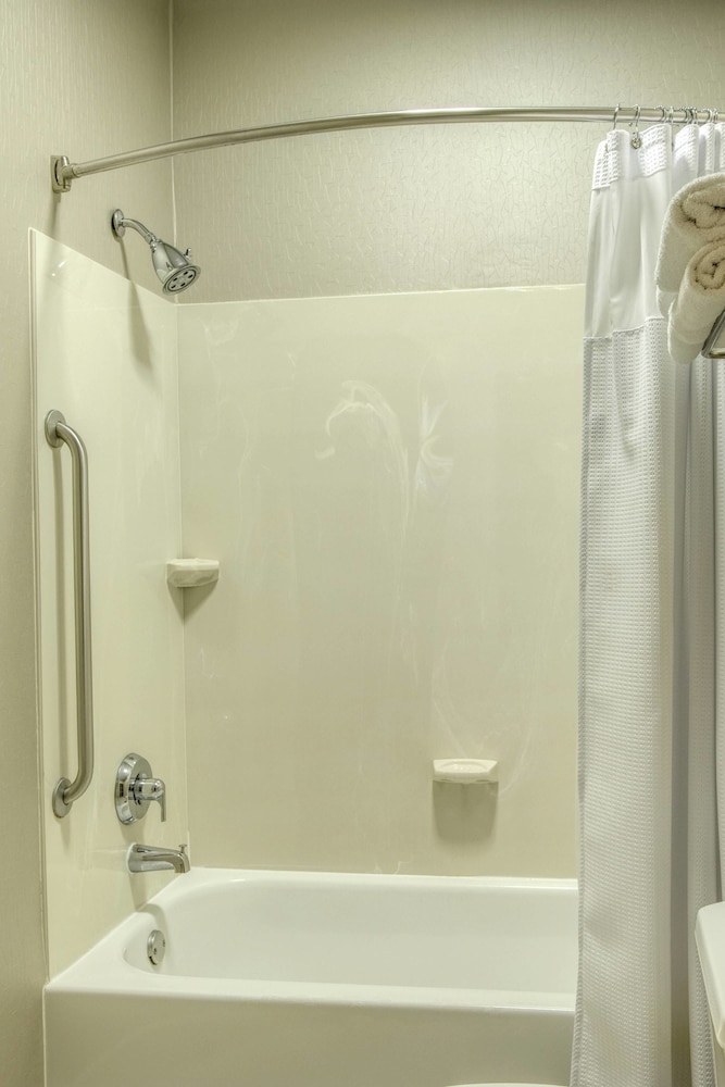 Lawrence Vacations - Springhill Suites by Marriott Lawrence - Property Image 53