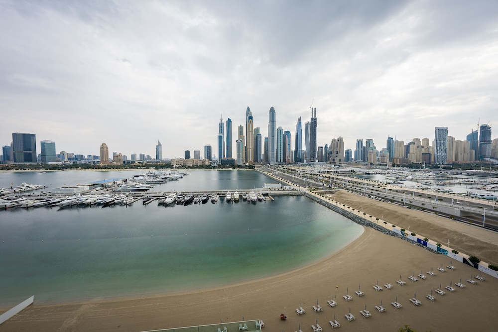Glamorous 3BR with Marina view