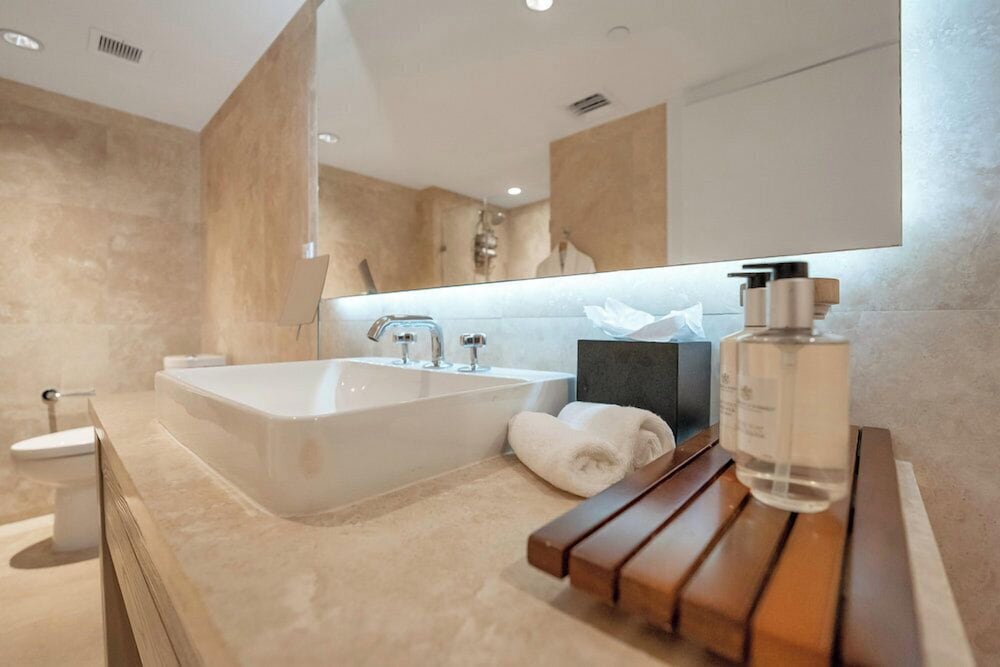 Stunning Oceanfront 1BR 1 Hotel