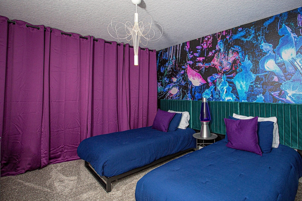 396 - 4bd/3ba Luxurious Homechampions Gate Resort