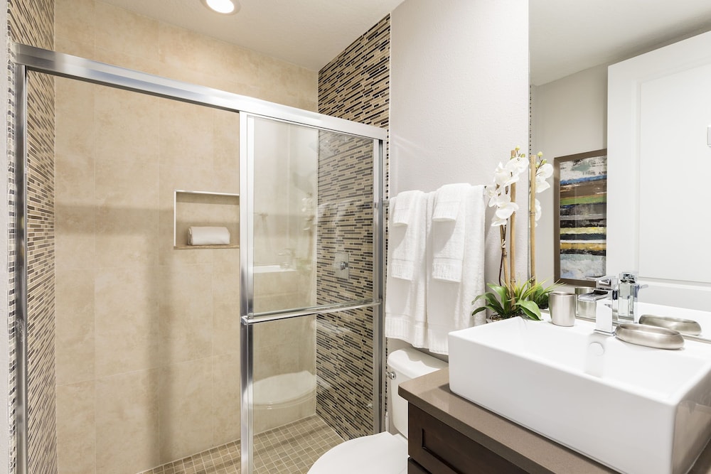 Summerville Vacation Homes by Columbia Management